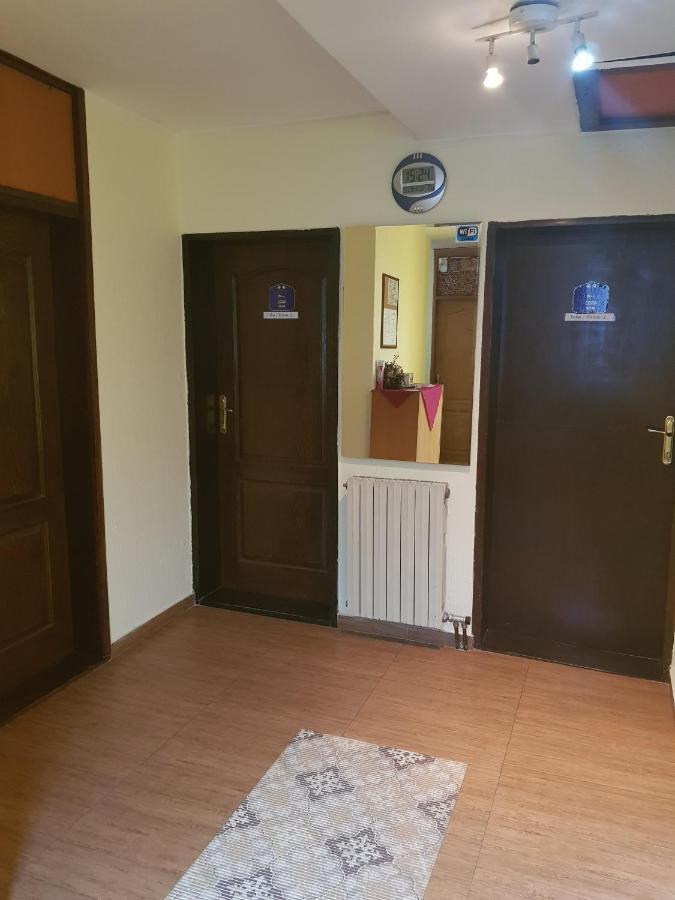 Hotel Pansion Lug Belgrad Zewnętrze zdjęcie