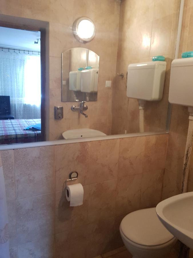 Hotel Pansion Lug Belgrad Zewnętrze zdjęcie