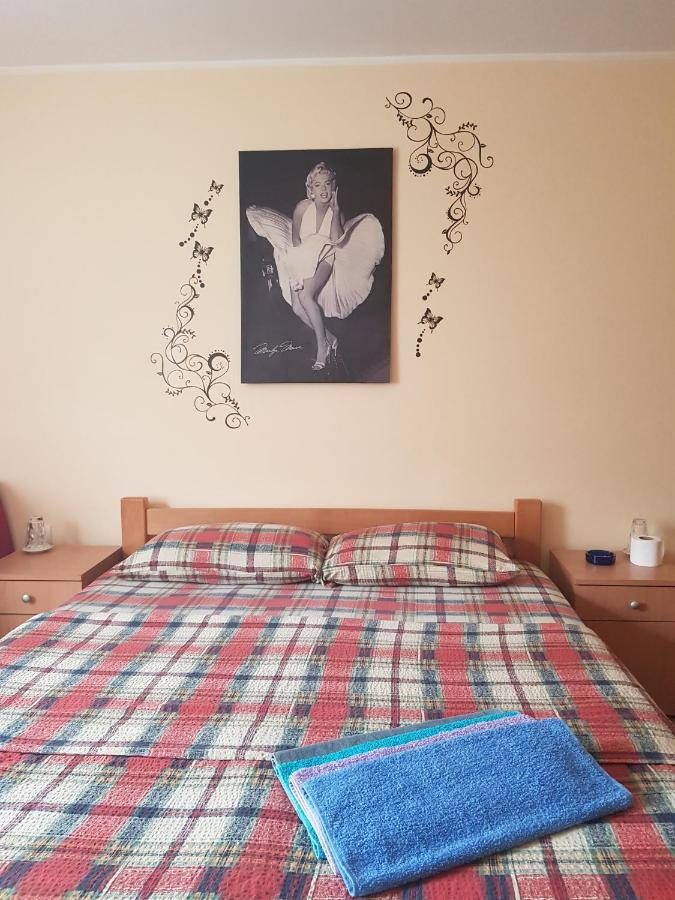 Hotel Pansion Lug Belgrad Zewnętrze zdjęcie