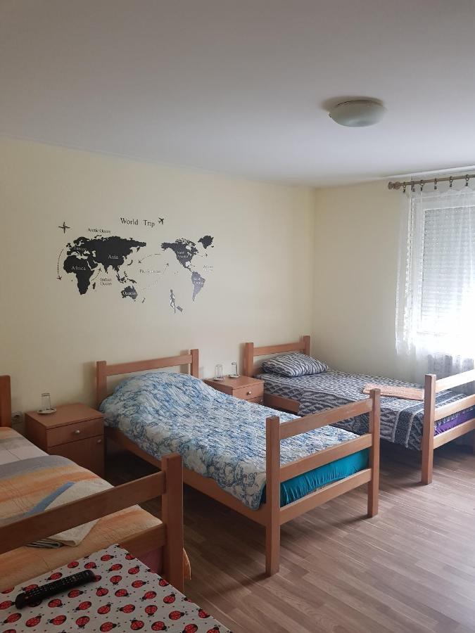 Hotel Pansion Lug Belgrad Zewnętrze zdjęcie