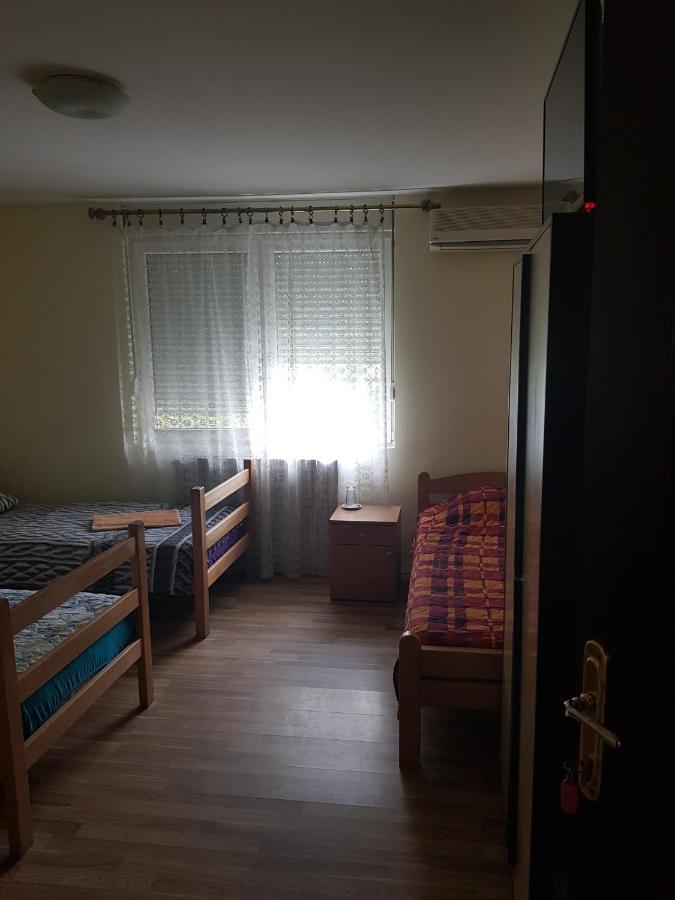 Hotel Pansion Lug Belgrad Zewnętrze zdjęcie